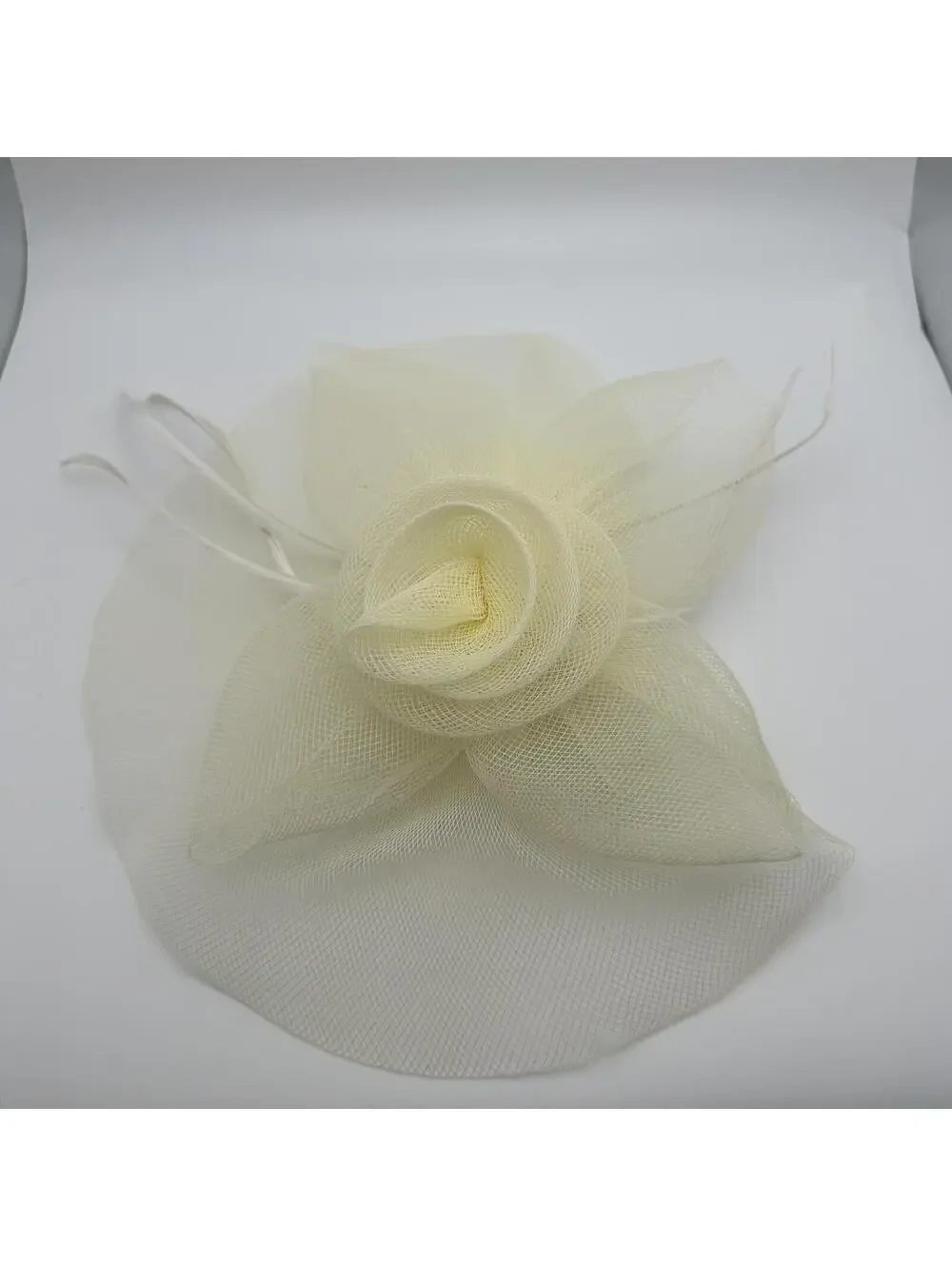 Elegant Cream Mesh Floral Fascinator